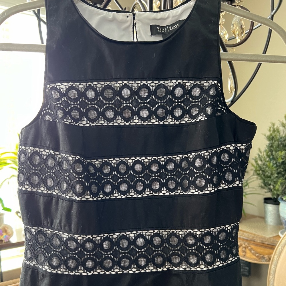 White House black market beautifully fitted woman’s shell